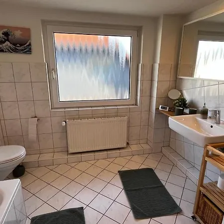 Schoene Mit Blick Ins Gruene Messenah Exhibition Sehnde