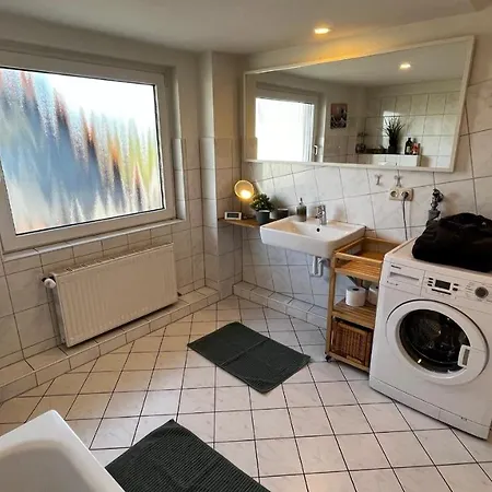 Schoene Mit Blick Ins Gruene Messenah Exhibition * Sehnde