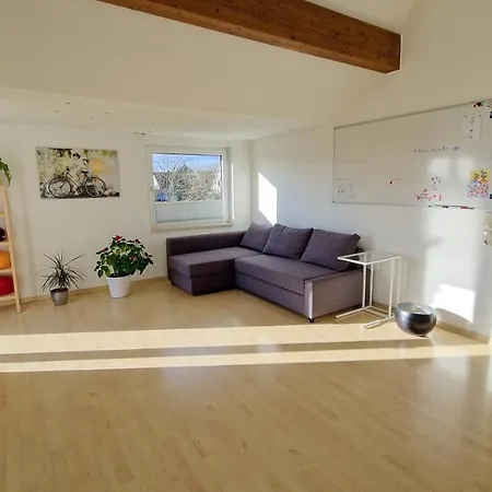 Schoene Mit Blick Ins Gruene Messenah Exhibition *