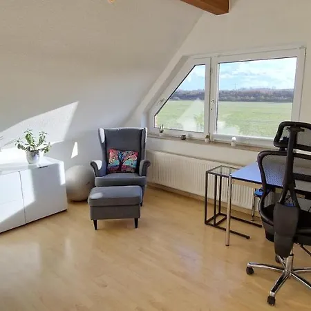 Schoene Mit Blick Ins Gruene Messenah Exhibition *